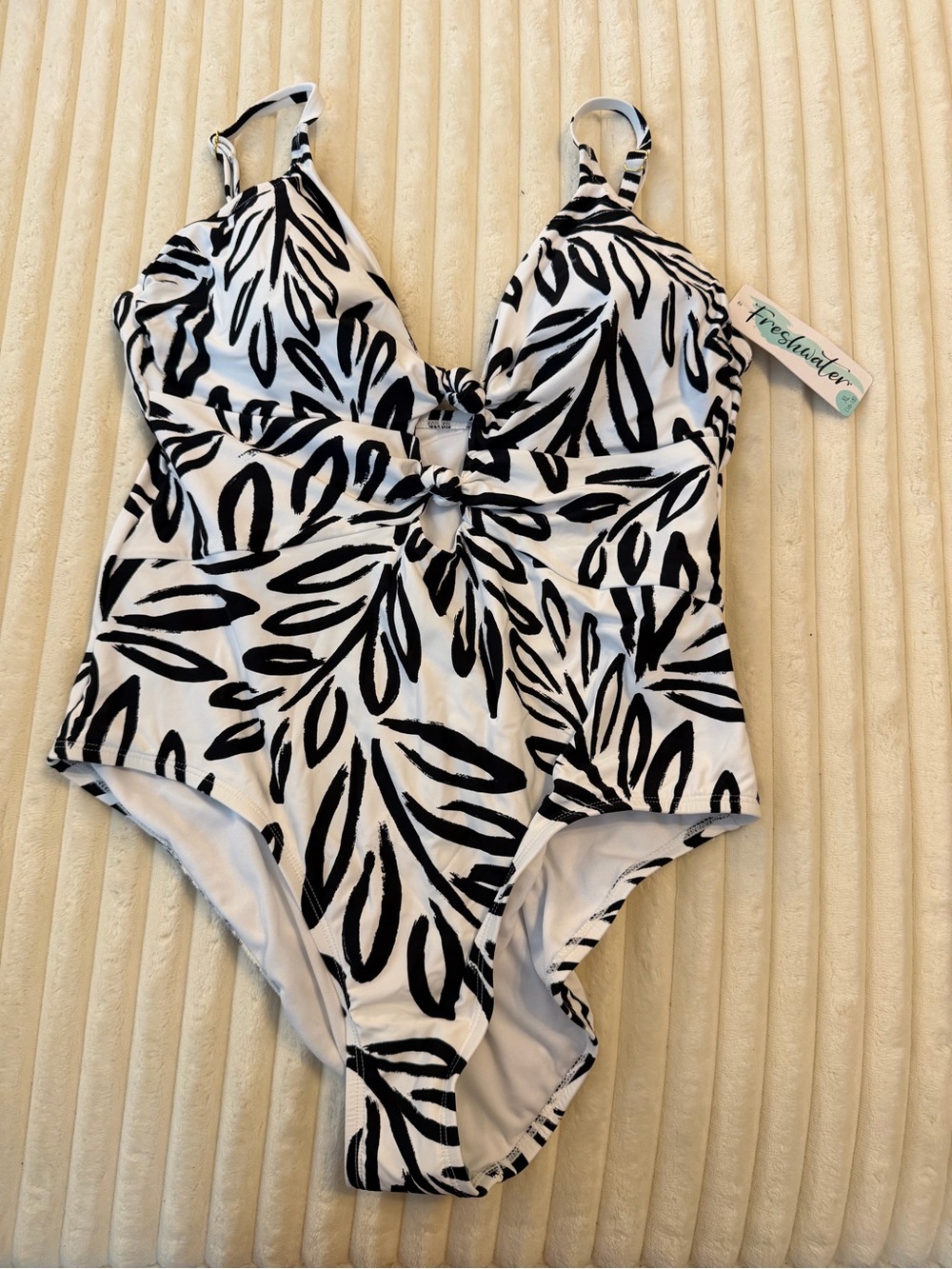 Freshwater Black & White Leaf-Print One-Piece Swimsuit